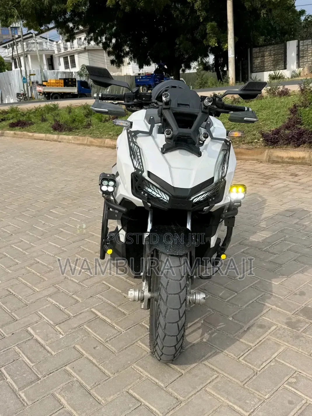 New Honda CB 2025 Silver