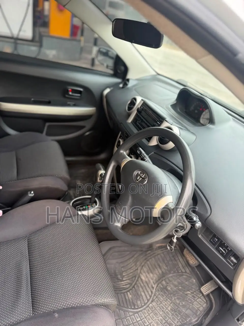 Toyota IST 2004 Silver