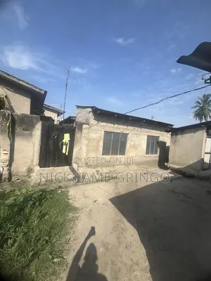 5bdrm House in Mabibo Luhanga for sale