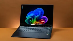New HP Elitebook Ultra G1i 32GB Qualcomm Snapdragon X Elite SSD 512GB