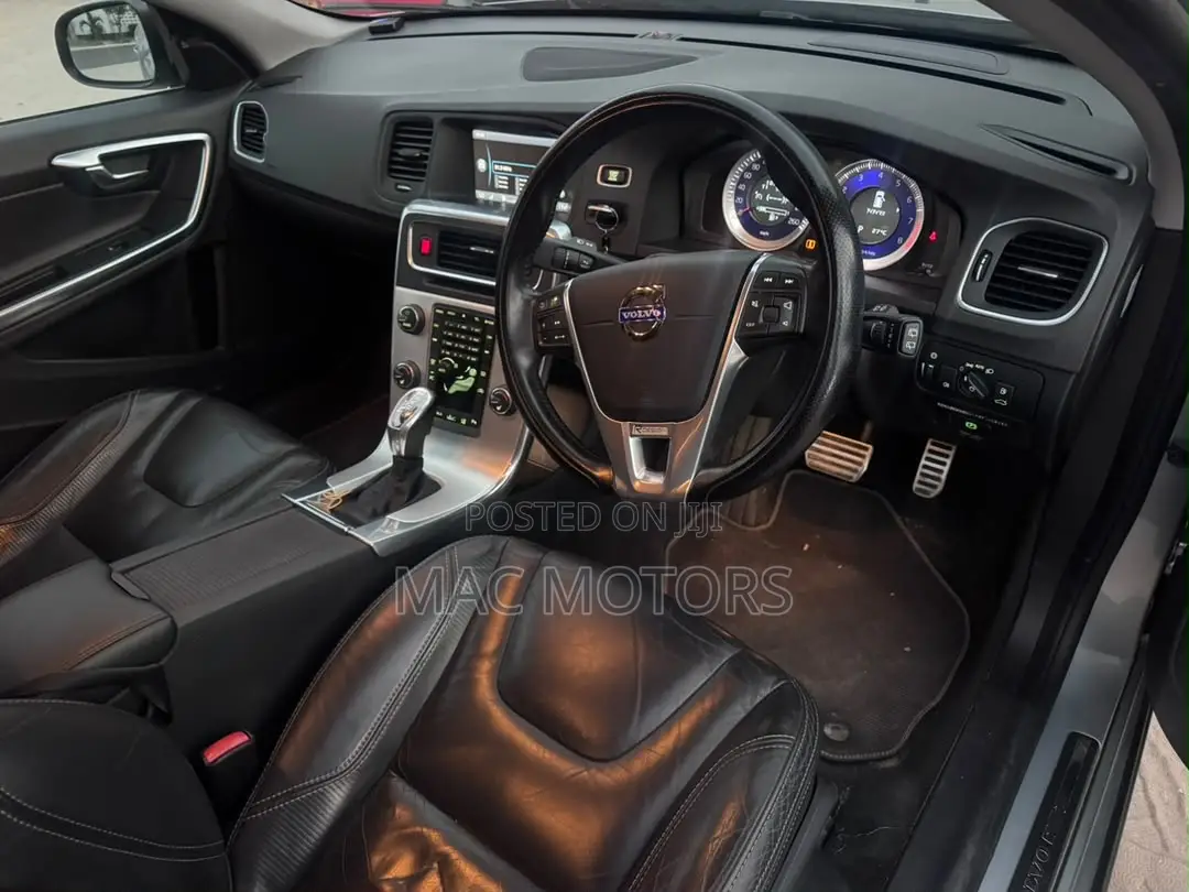 Volvo V60 2012 Silver