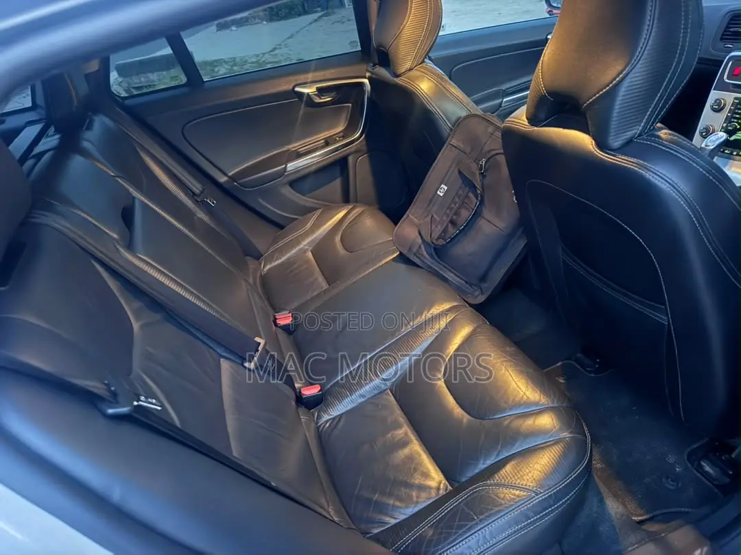 Volvo V60 2012 Silver