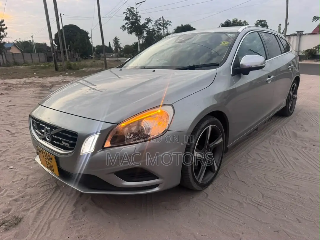 Volvo V60 2012 Silver