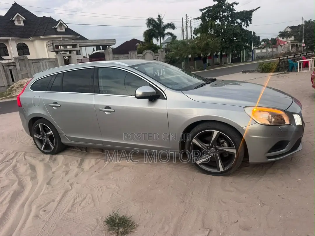 Volvo V60 2012 Silver