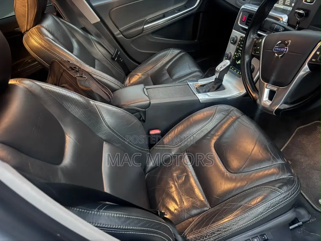 Volvo V60 2012 Silver
