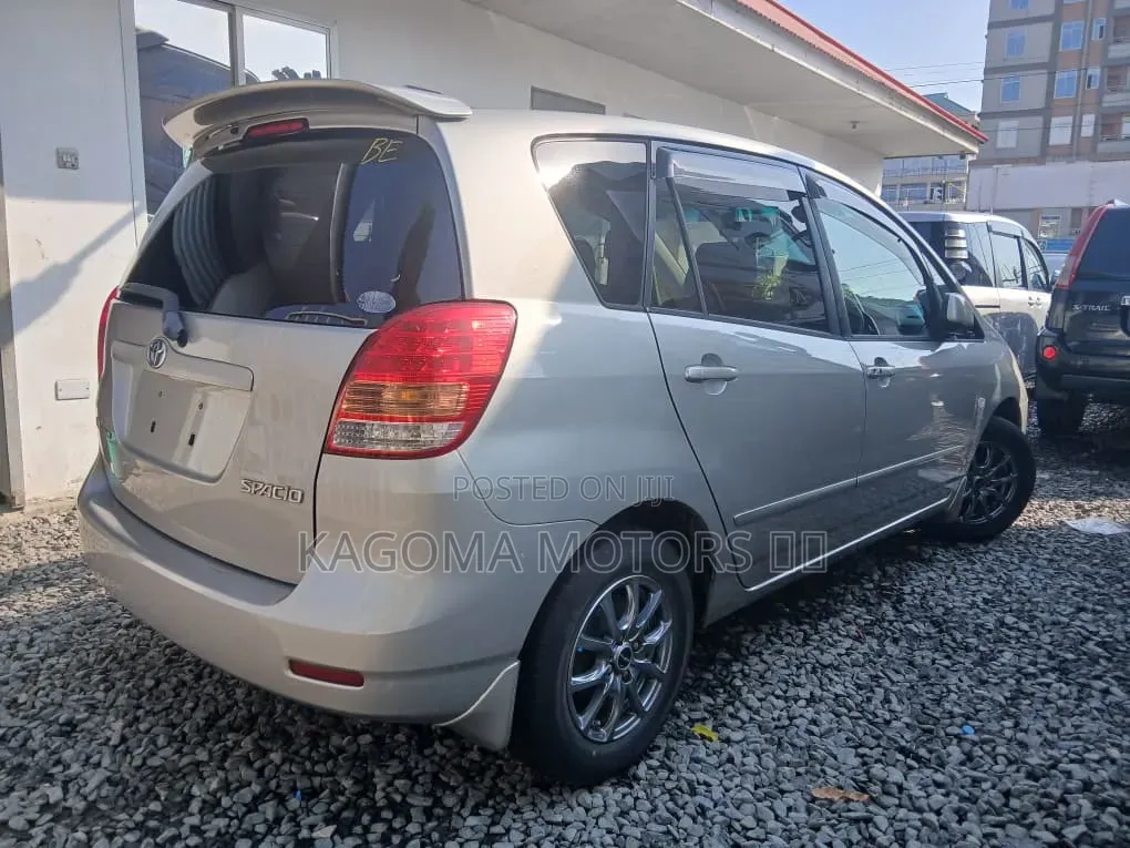 Toyota Corolla Spacio 2007 Gold