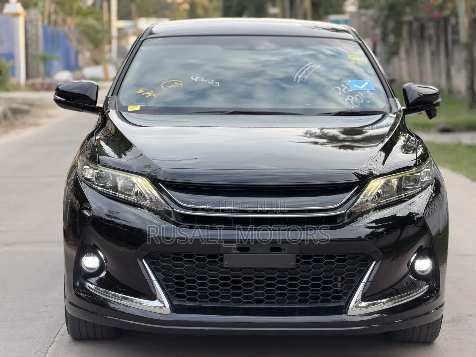 Toyota Harrier 2.0 2016 Black