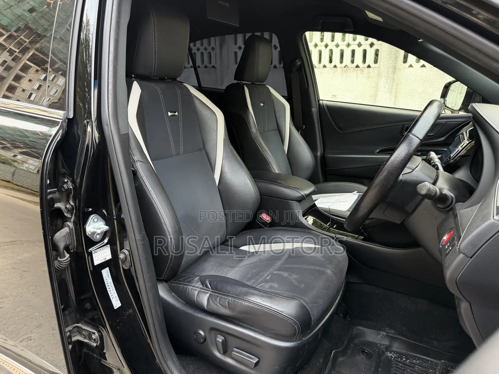 Toyota Harrier 2.0 2016 Black