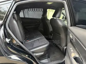 Toyota Harrier 2.0 2016 Black