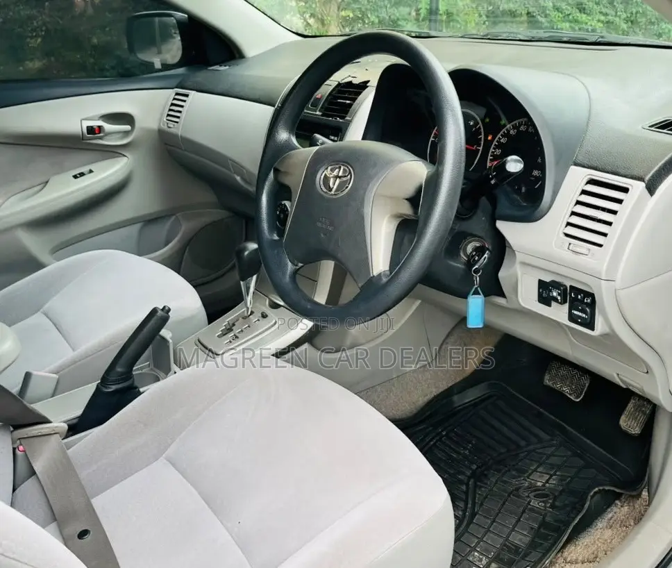 Toyota Axio 2009 Silver