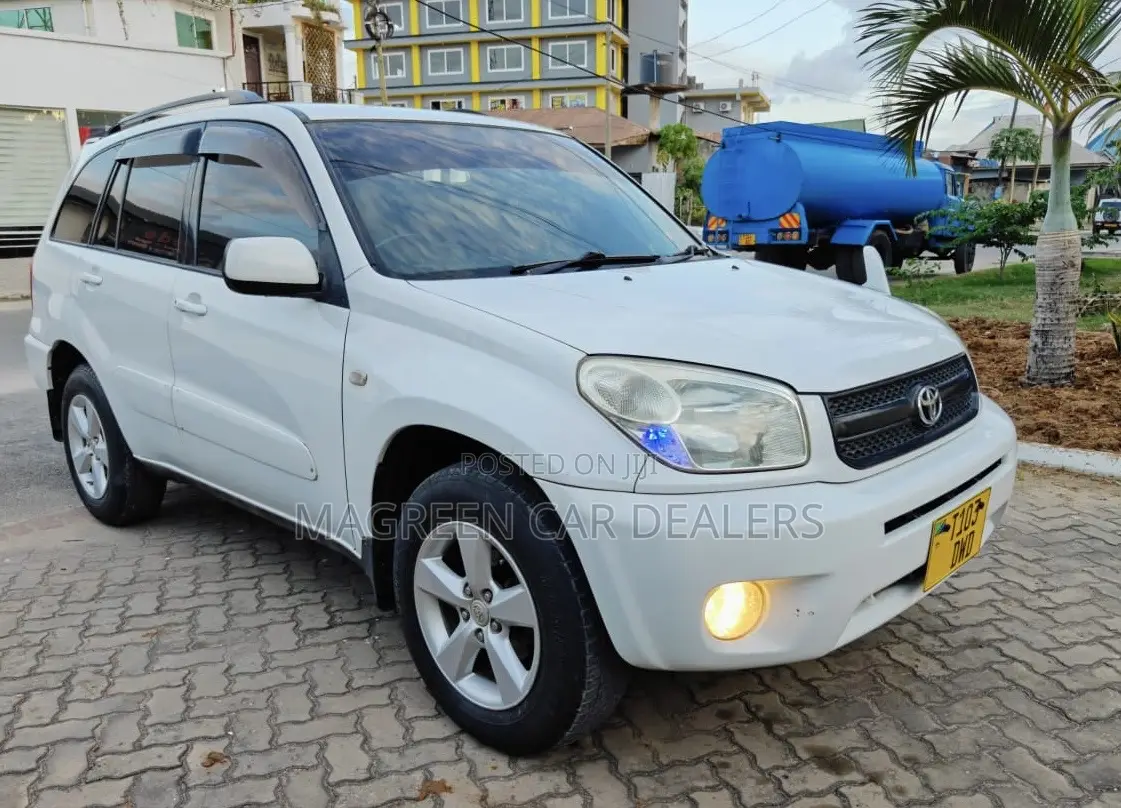 Toyota RAV4 2005 White