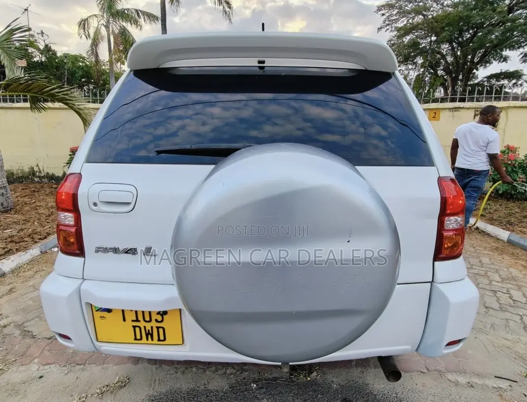 Toyota RAV4 2005 White