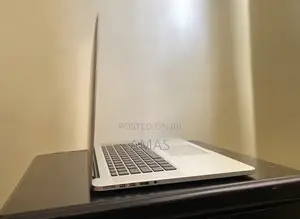 Laptop Apple MacBook Pro 2015 16GB Intel Core i7 SSD 256GB