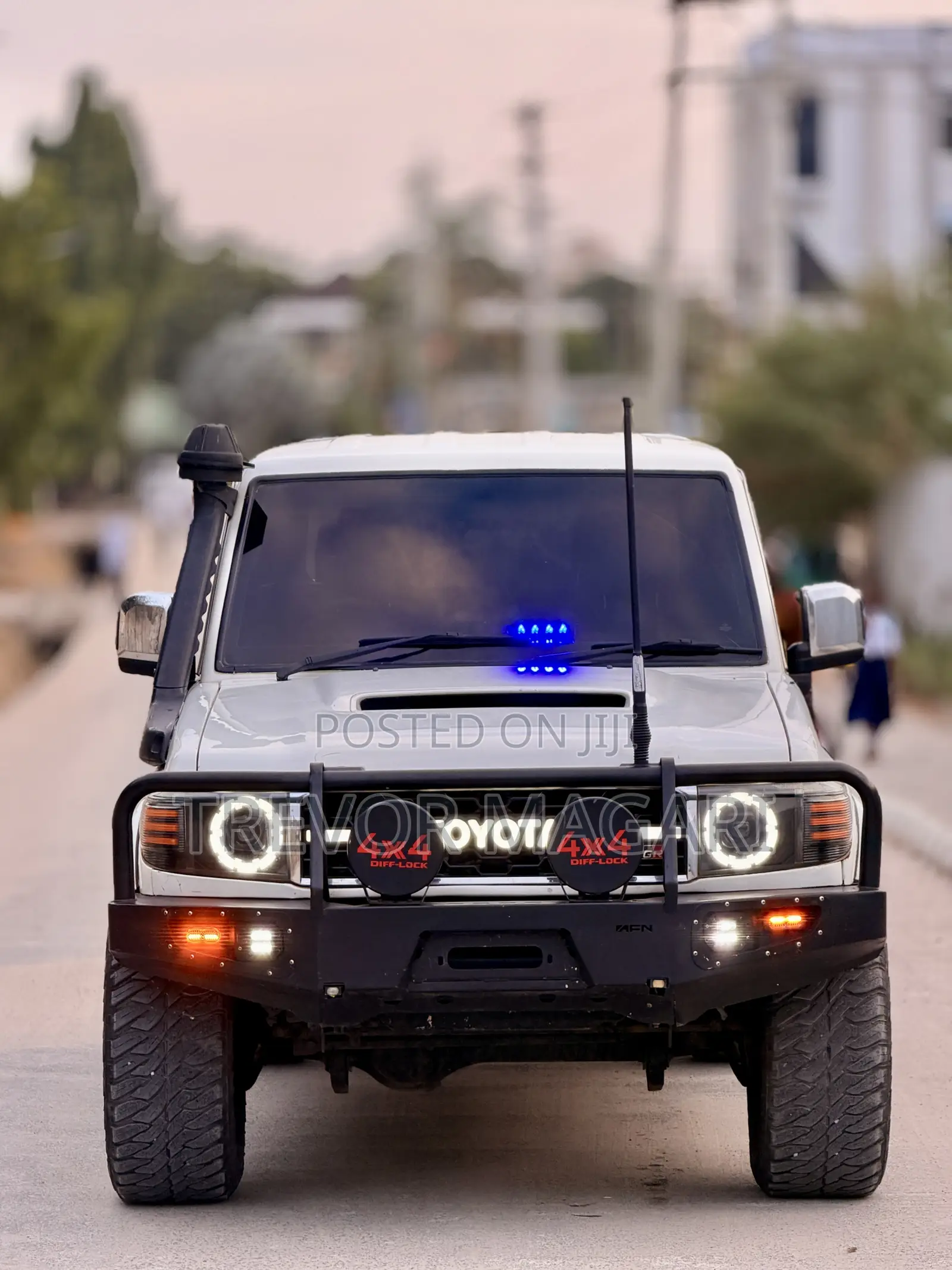 Toyota Land Cruiser 2017 White