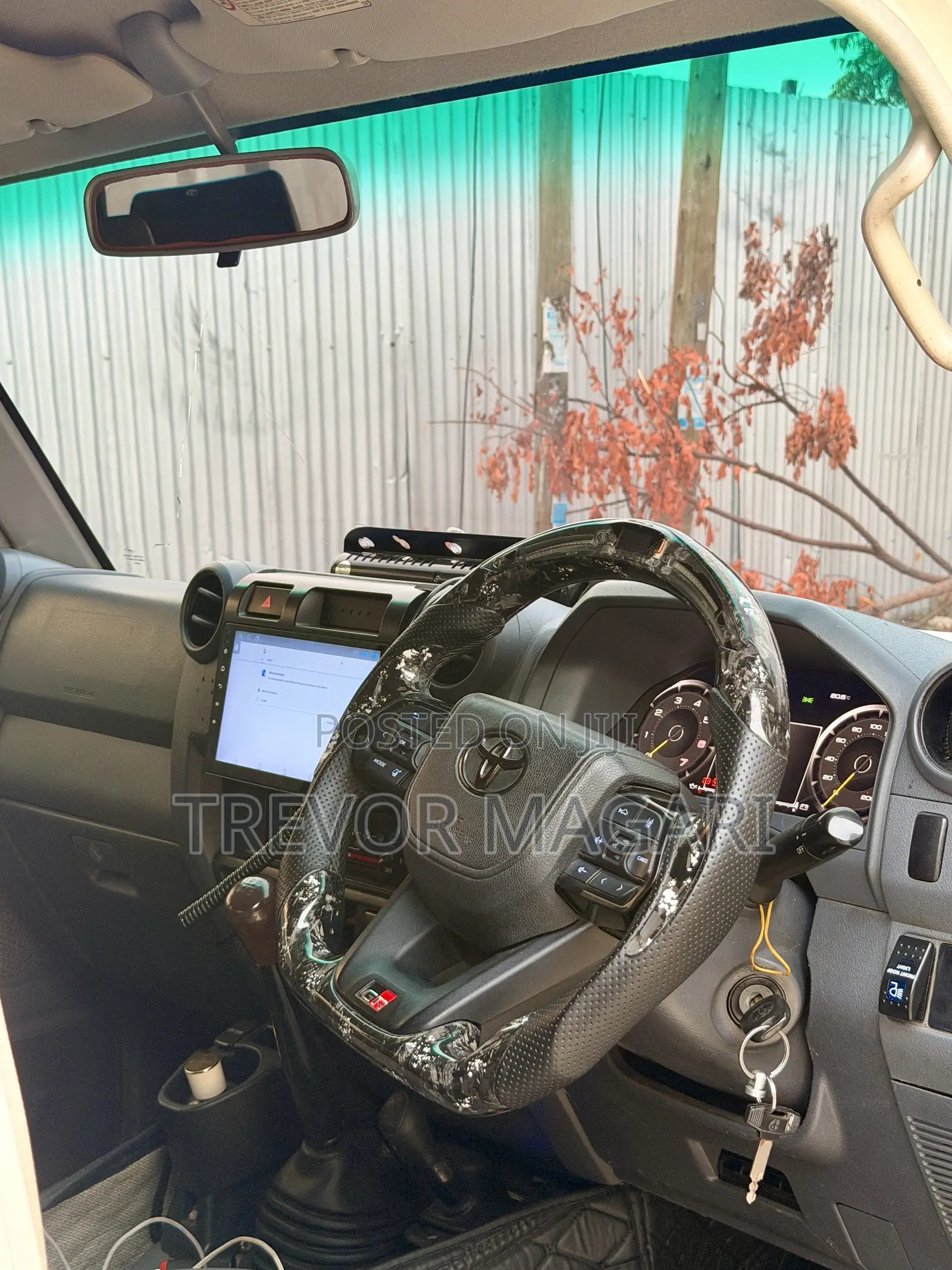 Toyota Land Cruiser 2017 White
