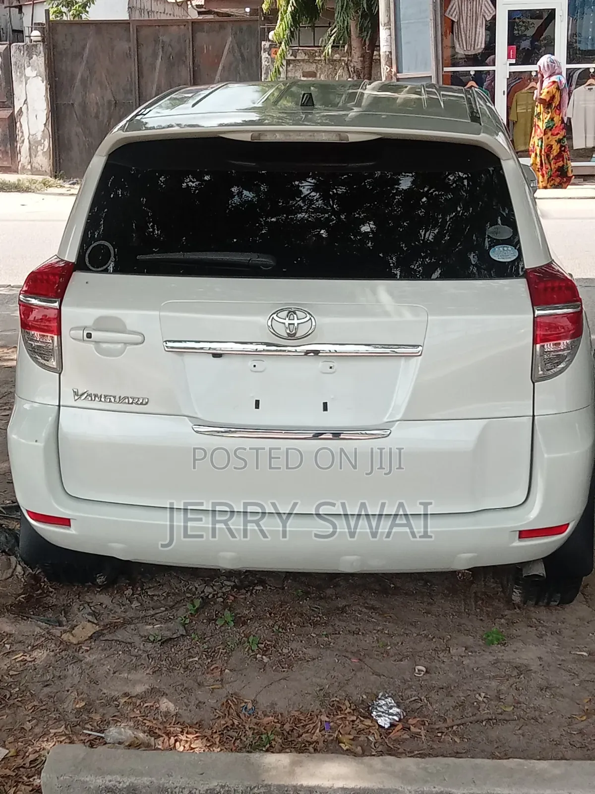 Toyota Vanguard 2010 White