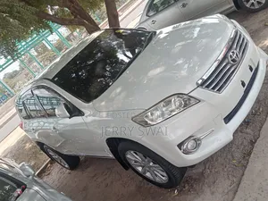 Toyota Vanguard 2010 White