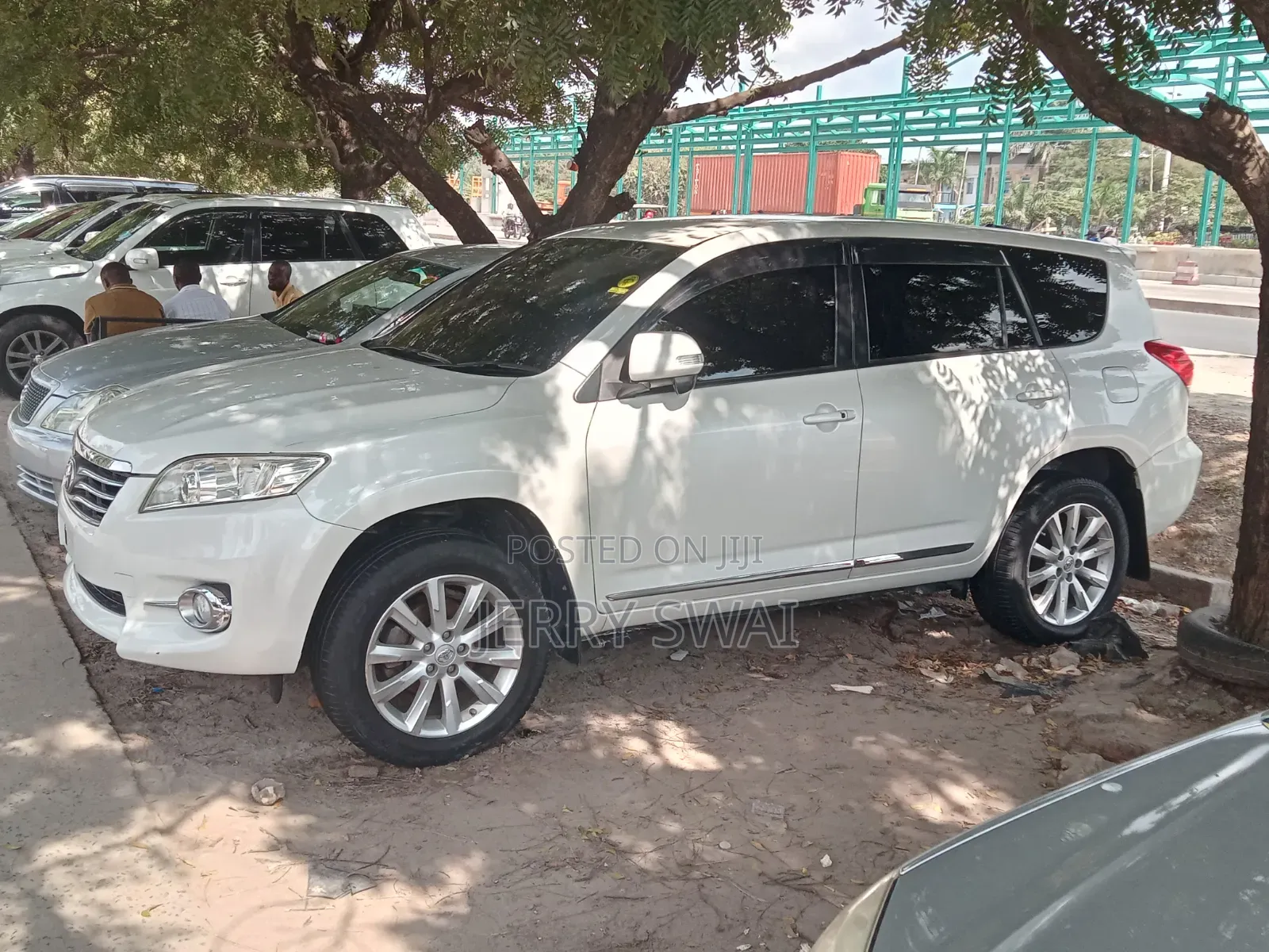 Toyota Vanguard 2010 White
