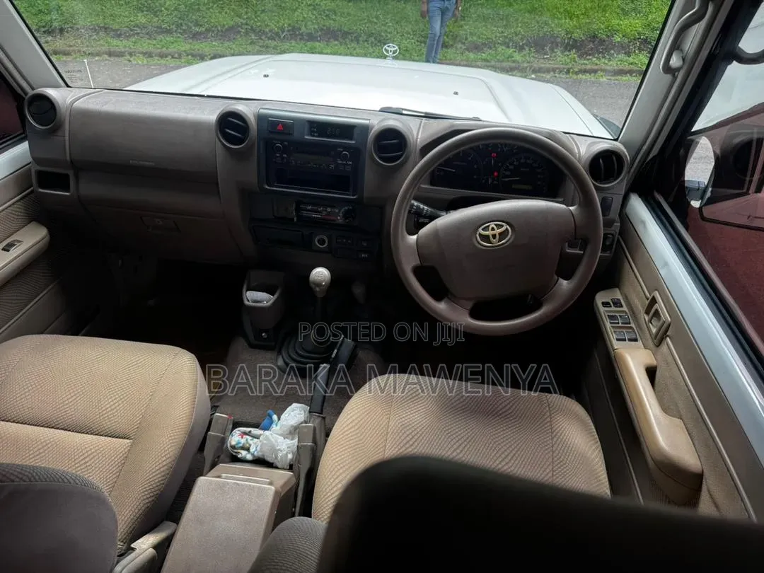 Toyota Land Cruiser 2016 White