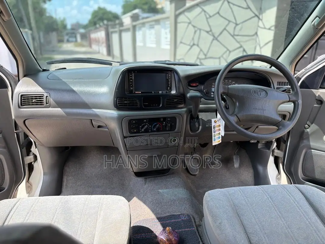 Toyota Noah 2001 White