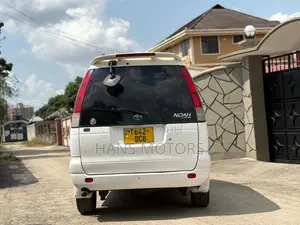 Toyota Noah 2001 White