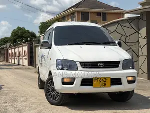 Toyota Noah 2001 White