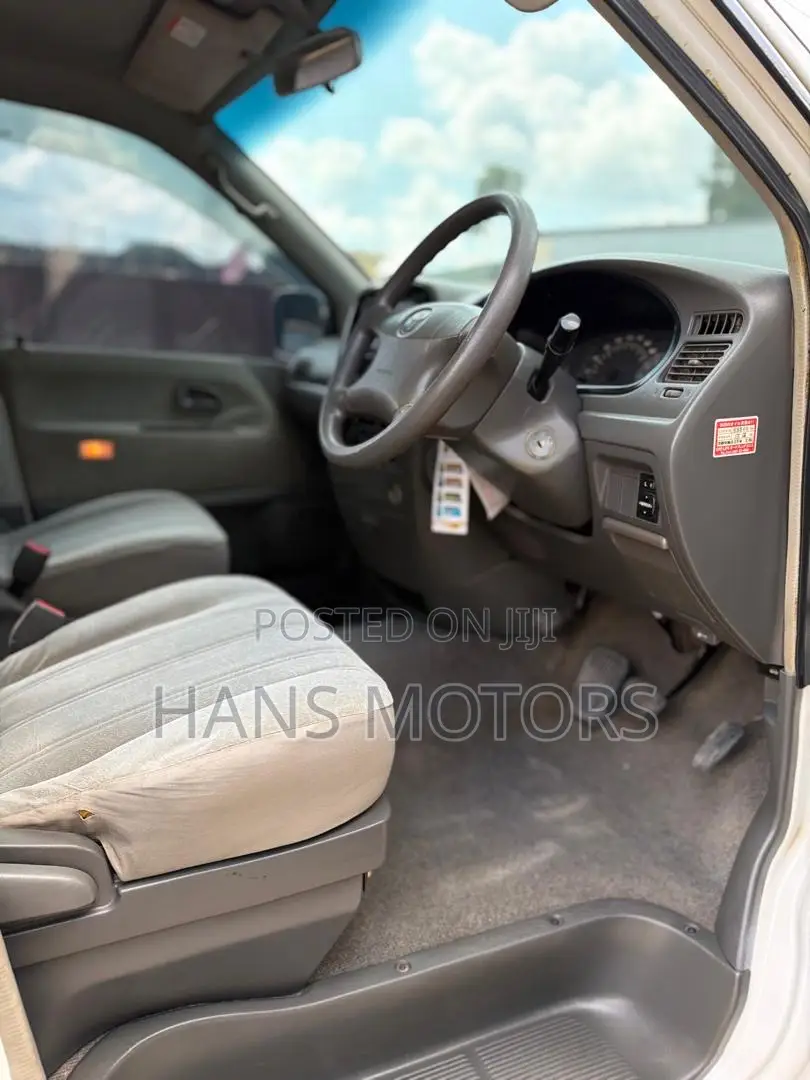 Toyota Noah 2001 White