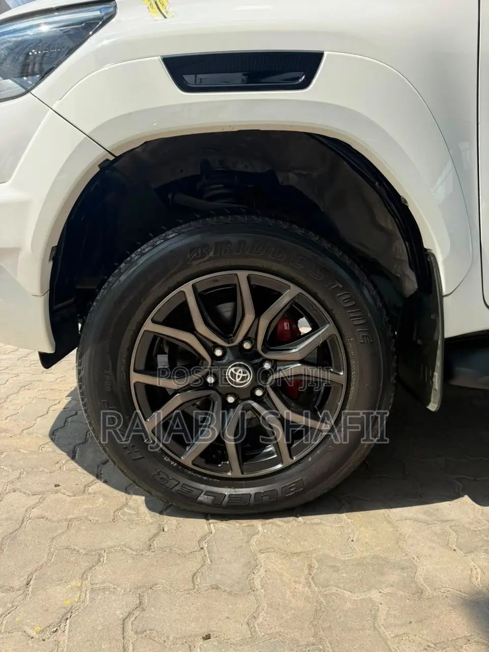 Toyota Hilux Revo Double Cab Deisel 2.4 AWD 2022 White