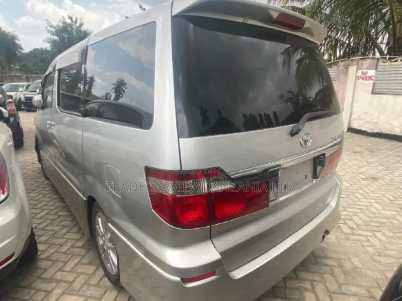 Toyota Alphard 2002 Silver