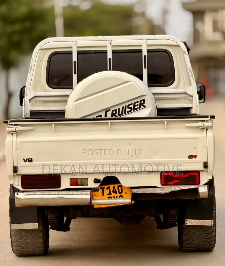 Toyota Land Cruiser 4.5 V8 GXR 2016 White