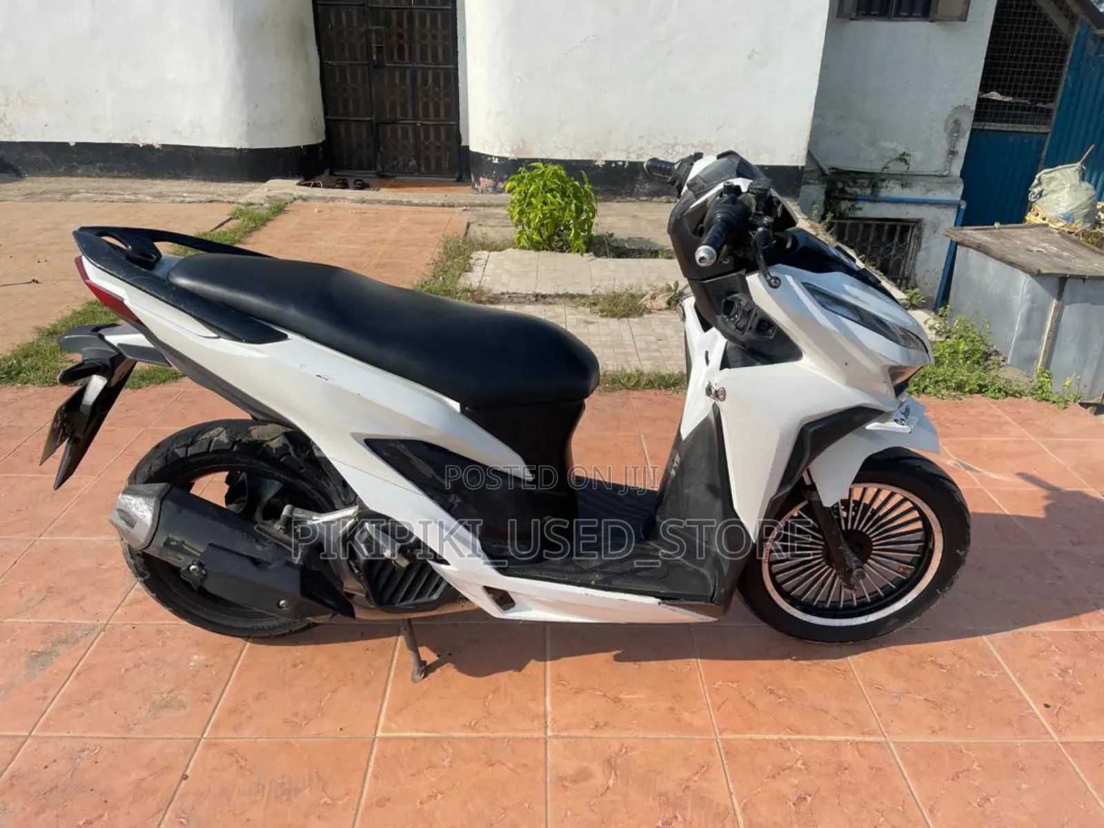 Honda VF 2025 White