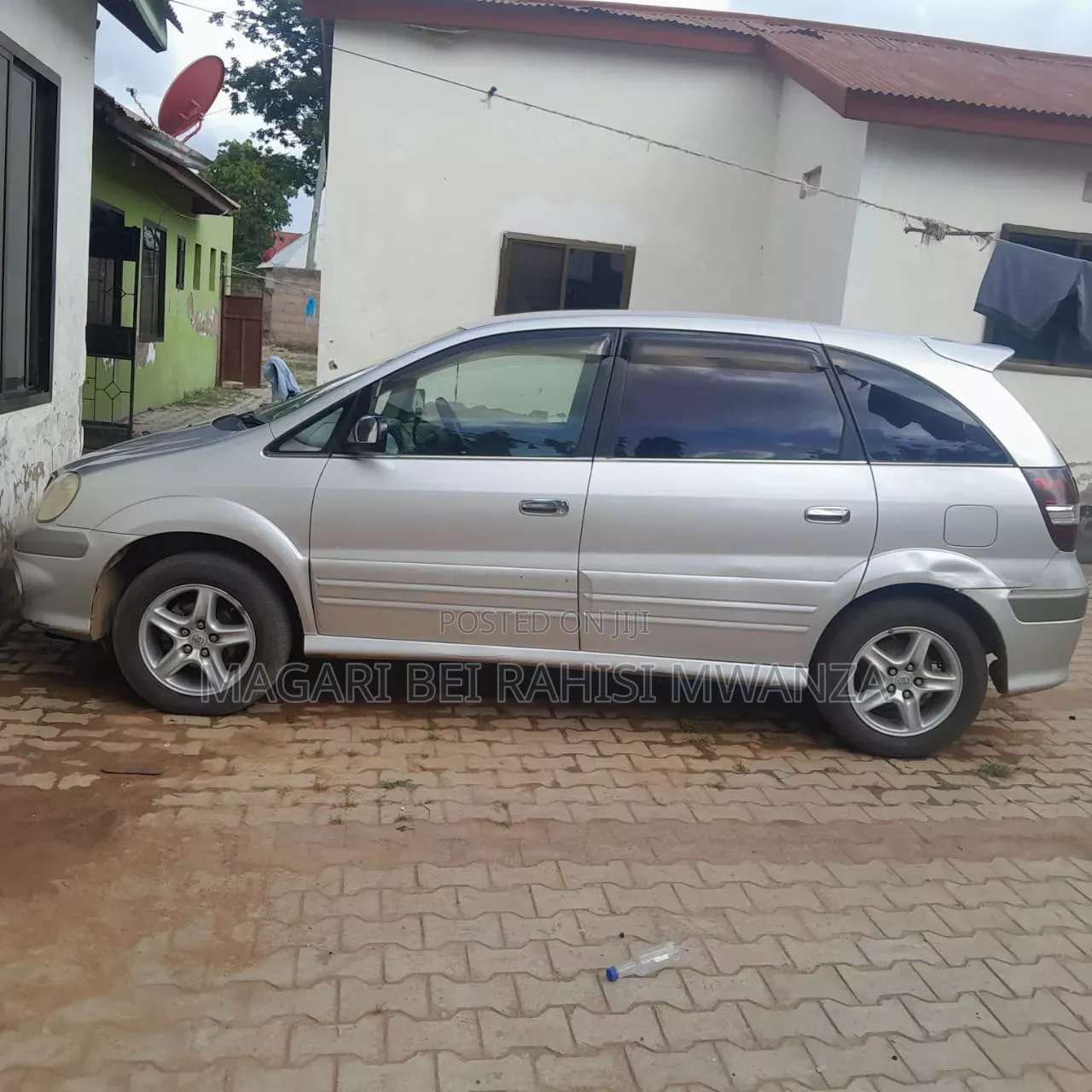 Toyota Nadia 2003 Silver