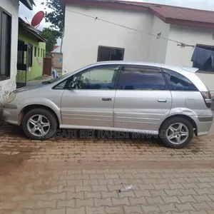 Toyota Nadia 2003 Silver
