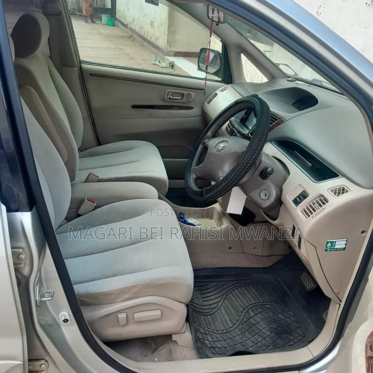 Toyota Nadia 2003 Silver