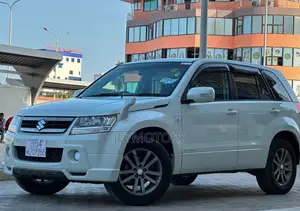 Suzuki Escudo 2008 White