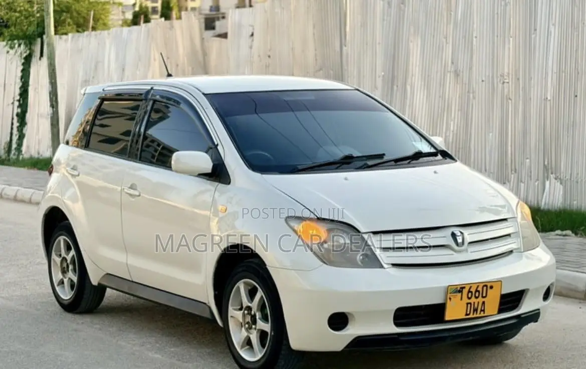 Toyota IST 2005 White
