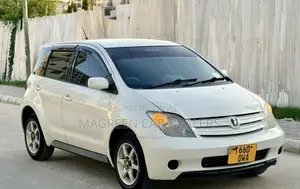 Toyota IST 2005 White