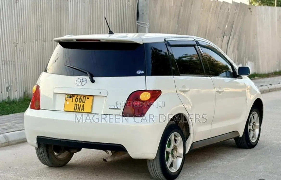 Toyota IST 2005 White