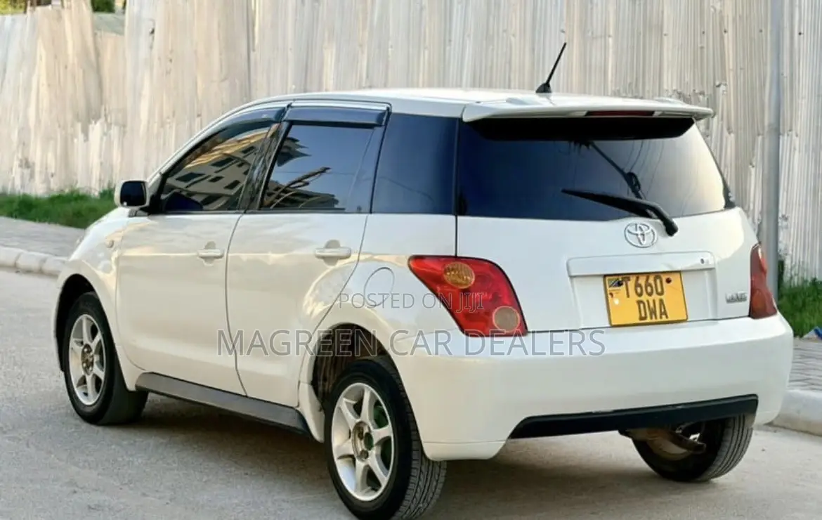 Toyota IST 2005 White