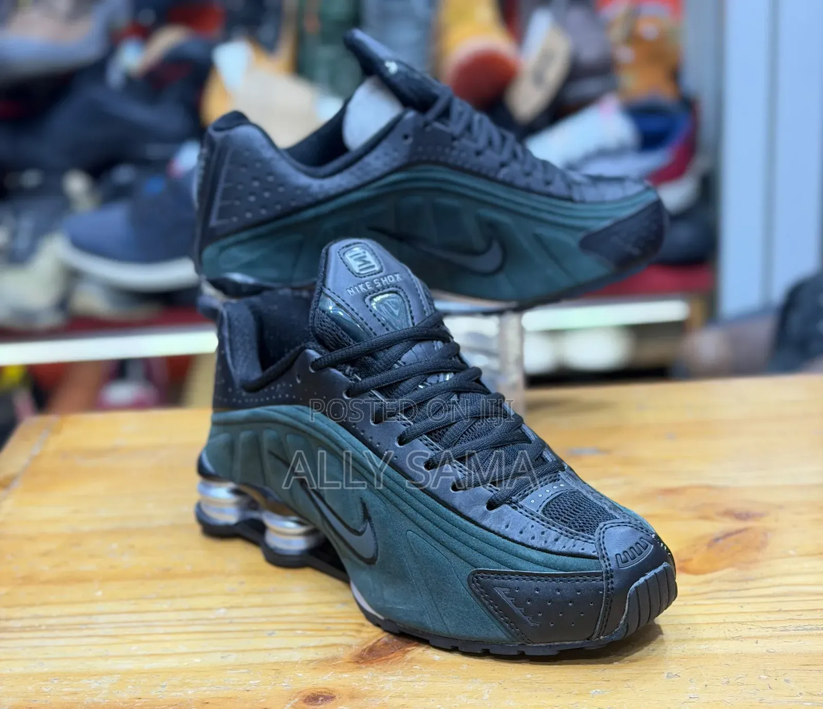 MensMen's Sneakers Nike Shox New Colors