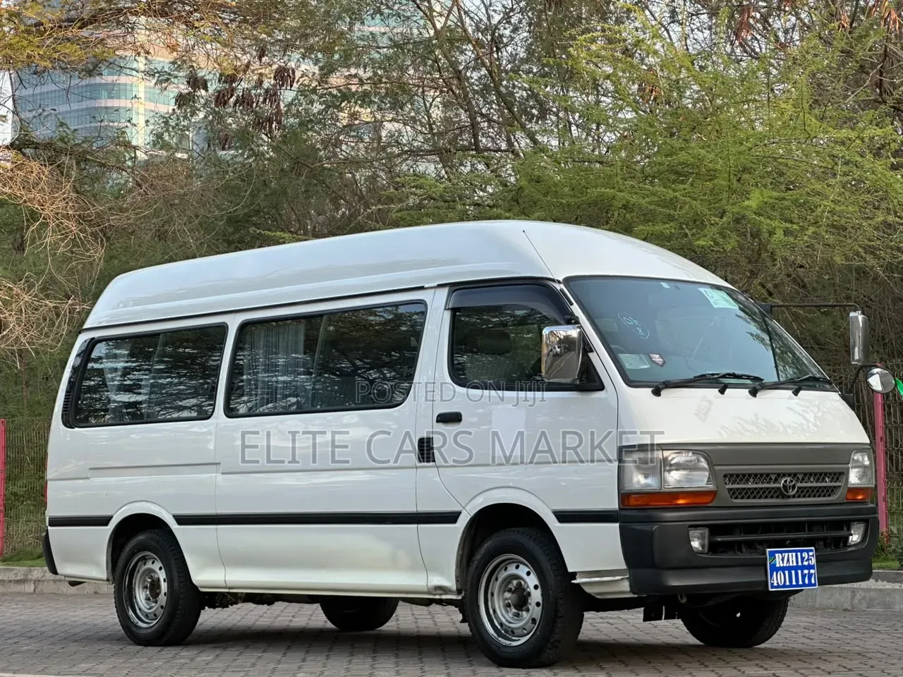 Toyota HiAce 2003 White