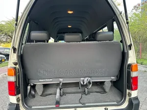 Toyota HiAce 2003 White