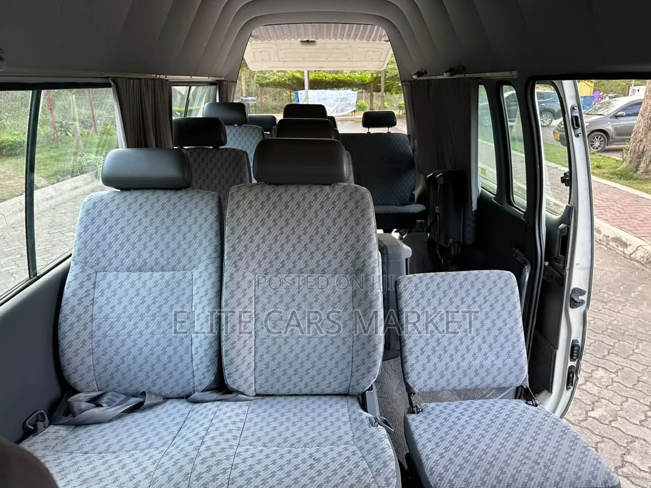 Toyota HiAce 2003 White
