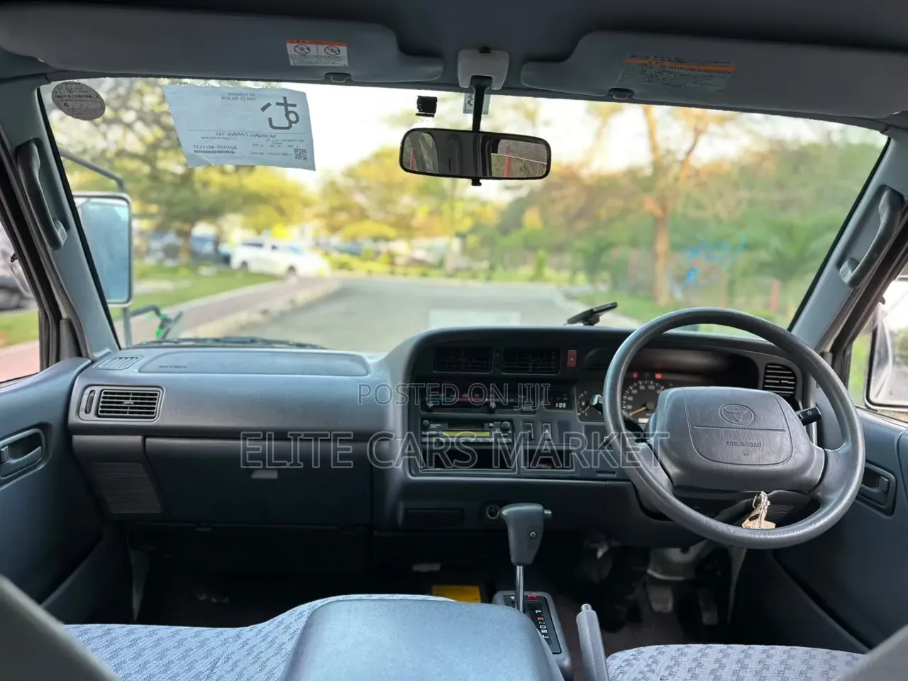 Toyota HiAce 2003 White