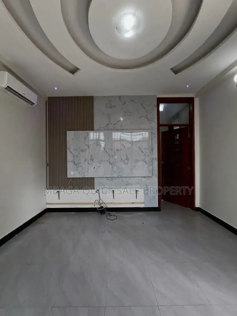 3bdrm Apartment in Makongo Juu, Masaki for rent
