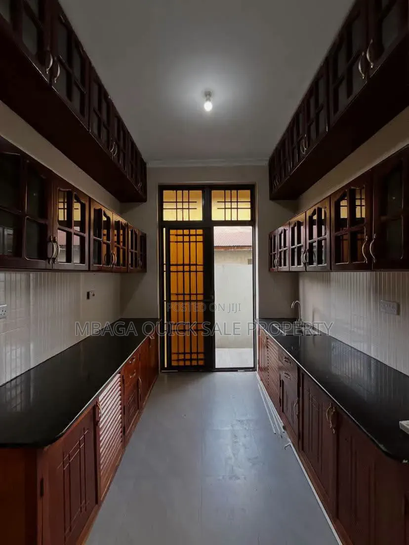 3bdrm Apartment in Makongo Juu, Masaki for rent