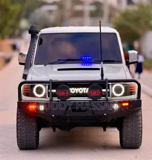 Toyota Land Cruiser 2016 White