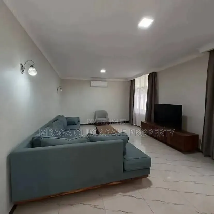 Furnished 5bdrm Villa in Ada Estate for rent