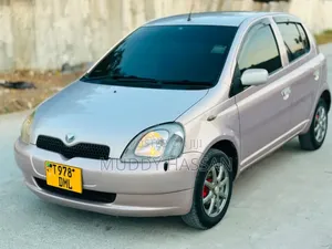 Toyota Vitz 2004 Gold