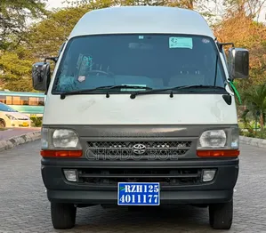 Toyota HiAce 2003 White